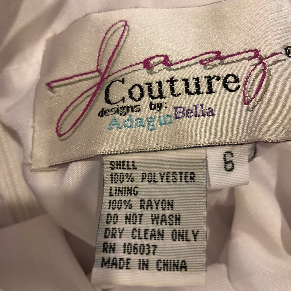 Wedding dress, beads,Vneck,sexy back white,size 4